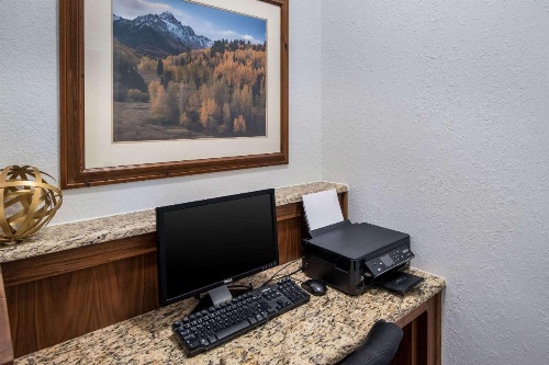 Quality Inn & Suites West image 12