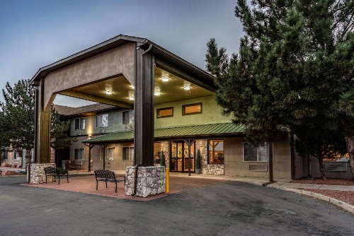 Quality Inn & Suites West image 6