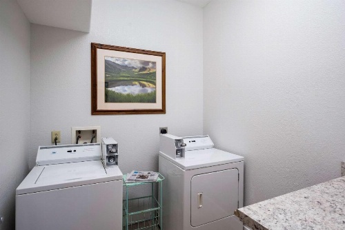 Quality Inn & Suites West image 8